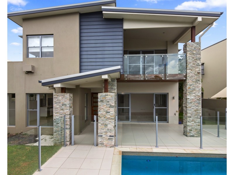 9 Onshore Pl, Helensvale QLD 4212