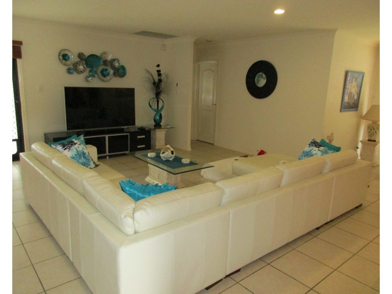 Hope Island QLD 4212