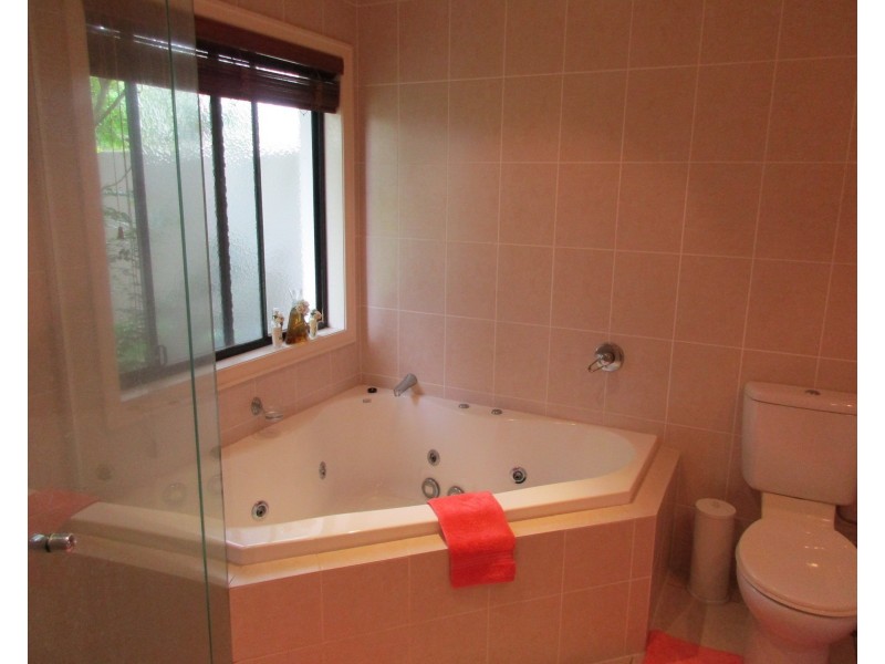 Hope Island QLD 4212