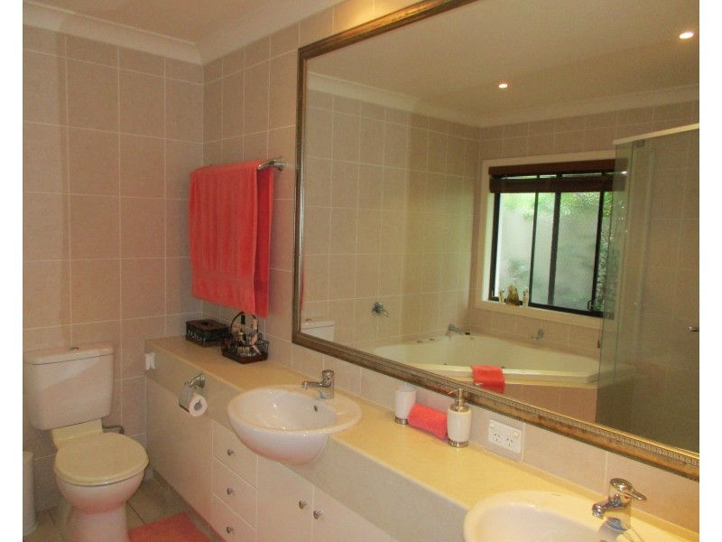 Hope Island QLD 4212