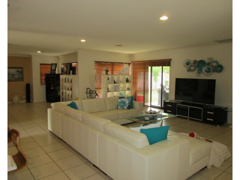 Hope Island QLD 4212