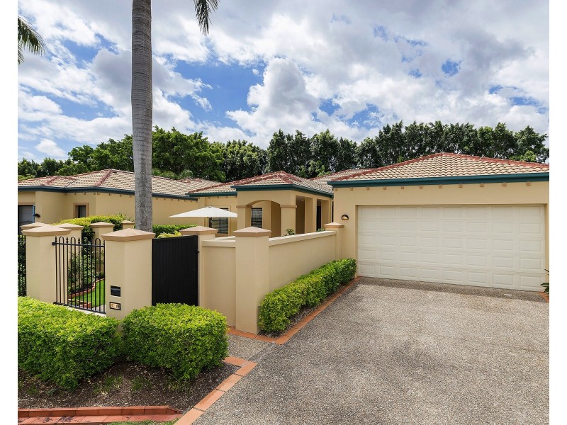 3289 Palladian Dr, Hope Island QLD 4212