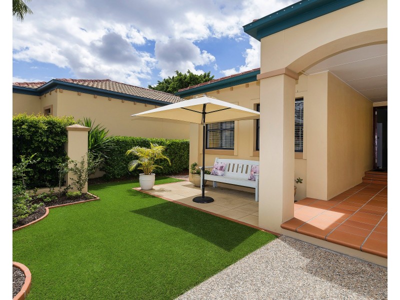 3289 Palladian Dr, Hope Island QLD 4212