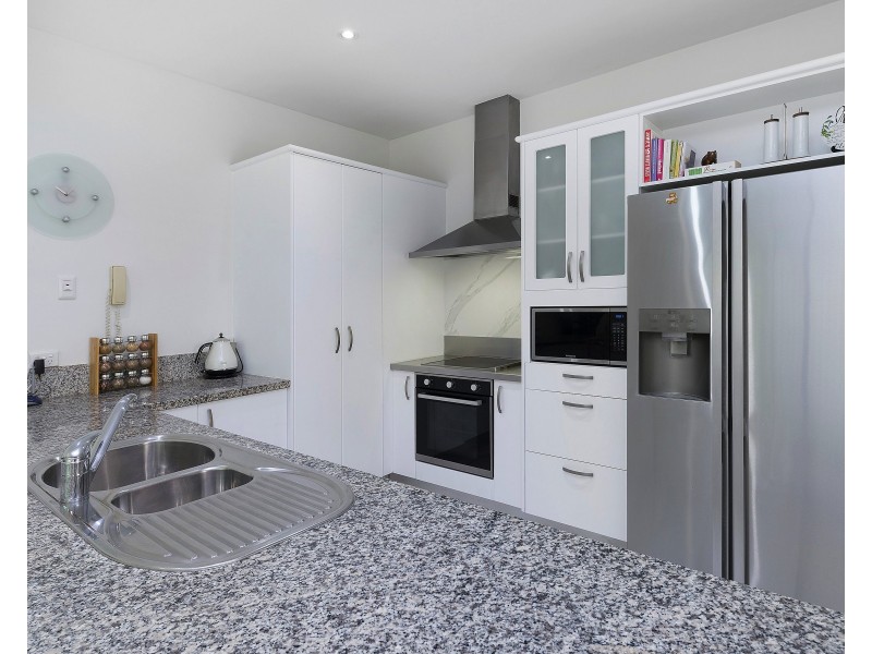 3289 Palladian Dr, Hope Island QLD 4212