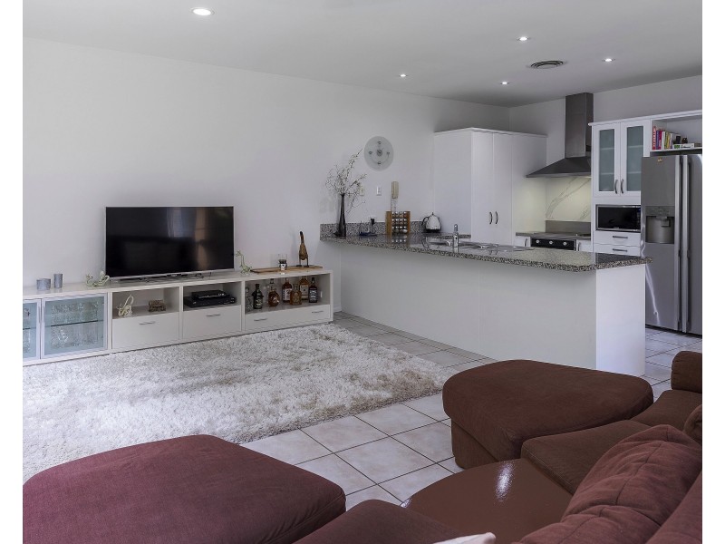 3289 Palladian Dr, Hope Island QLD 4212