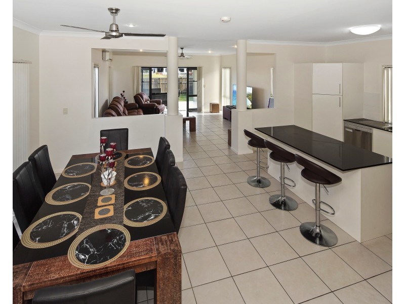 88/19 Santa Barbara Rd, Hope Island QLD 4212