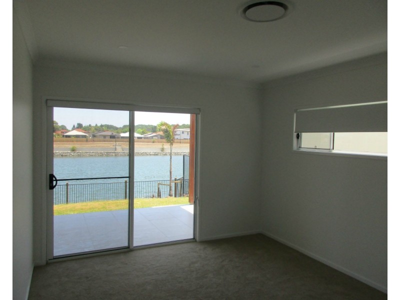 Hope Island QLD 4212