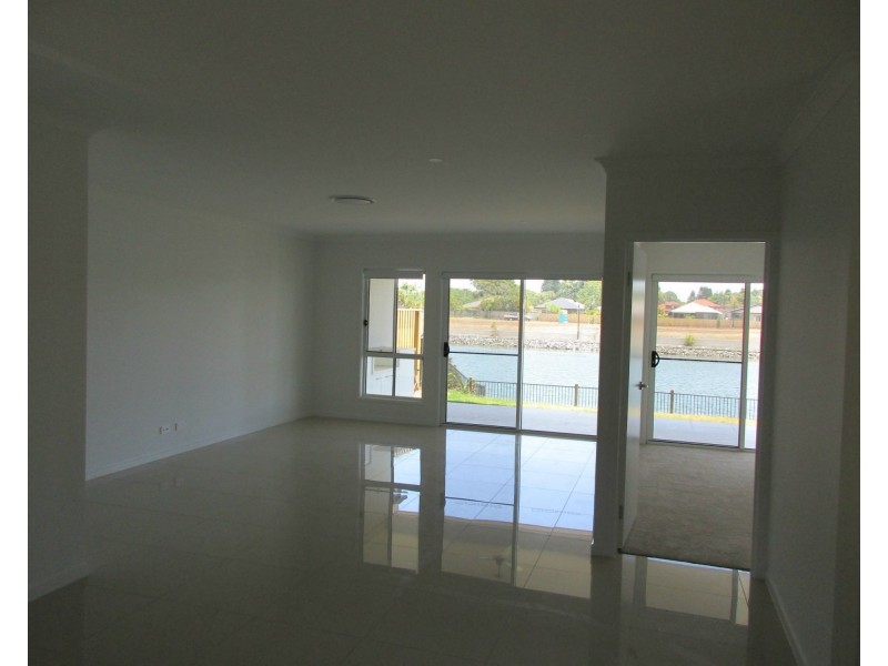 Hope Island QLD 4212