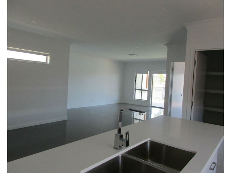 Hope Island QLD 4212