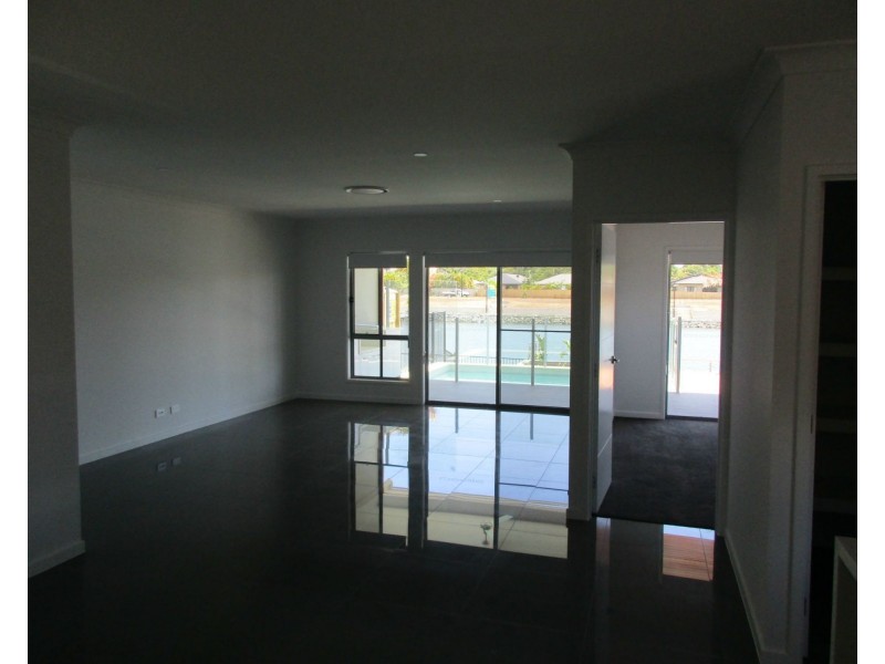 Hope Island QLD 4212