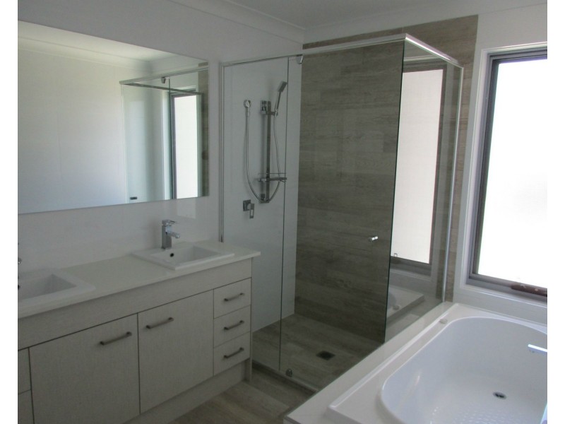 Hope Island QLD 4212