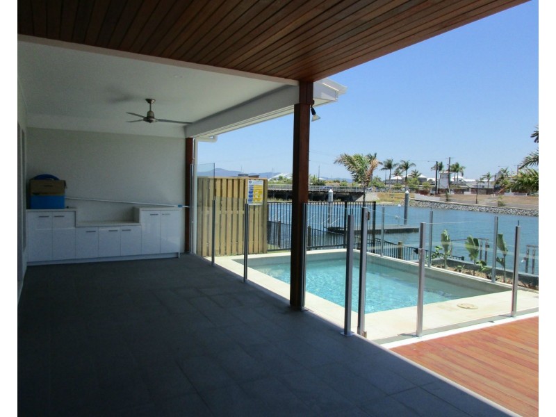 Hope Island QLD 4212