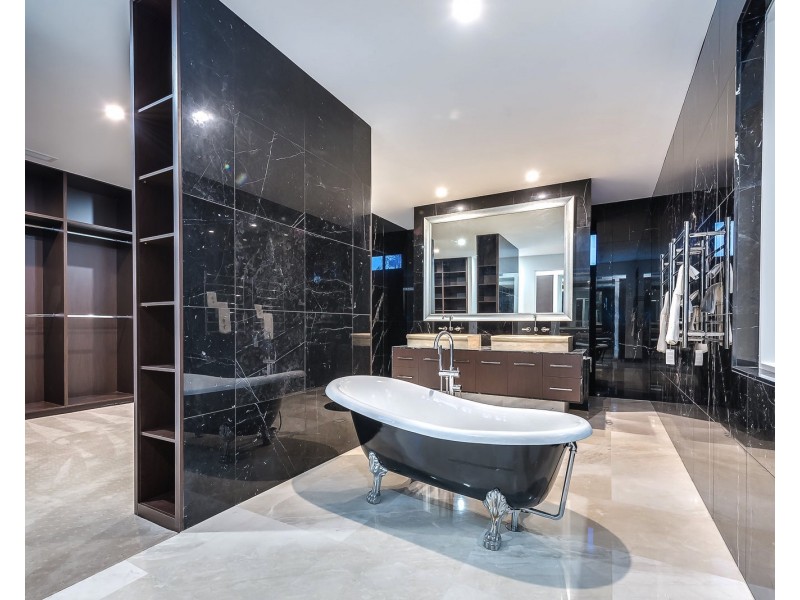 64 Clarence Dr, Helensvale QLD 4212