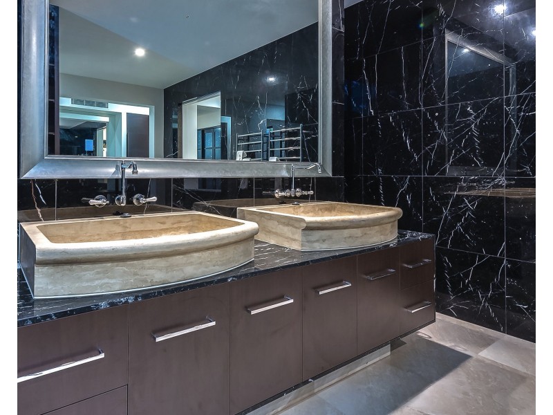 64 Clarence Dr, Helensvale QLD 4212