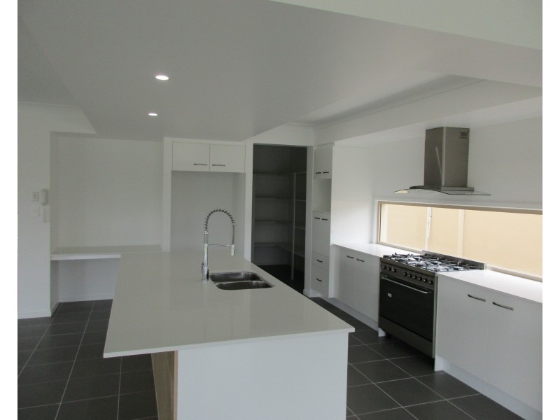 Hope Island QLD 4212