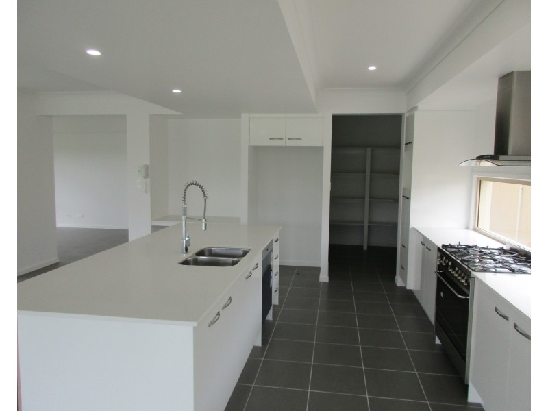 Hope Island QLD 4212