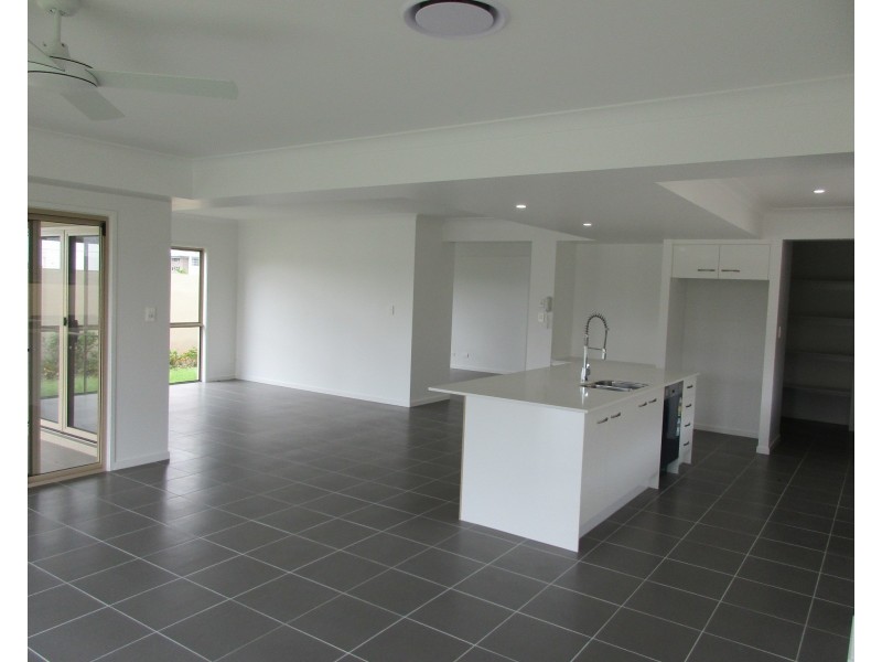 Hope Island QLD 4212