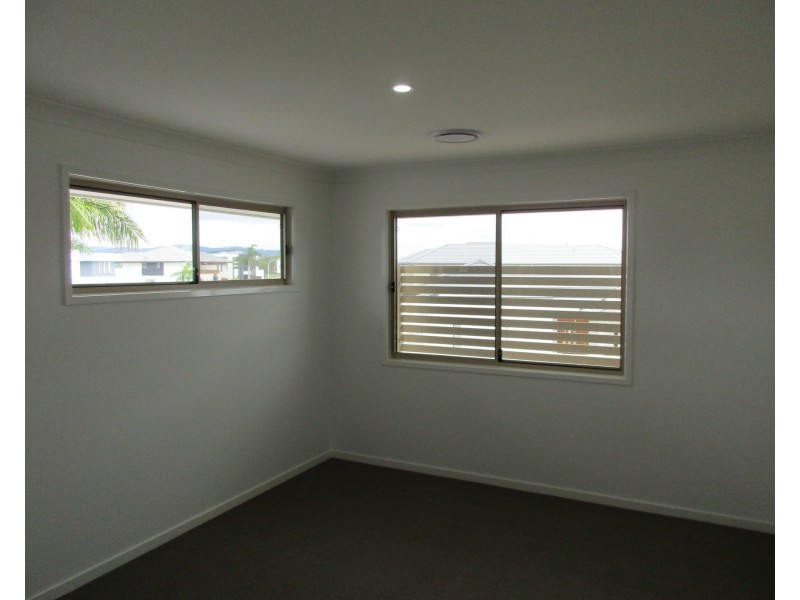 Hope Island QLD 4212