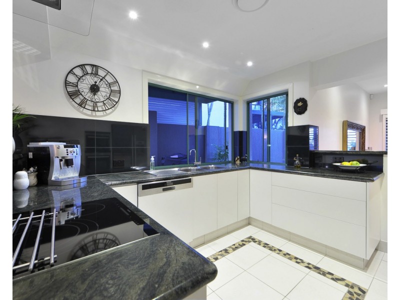 4690 The Parkway, Hope Island QLD 4212