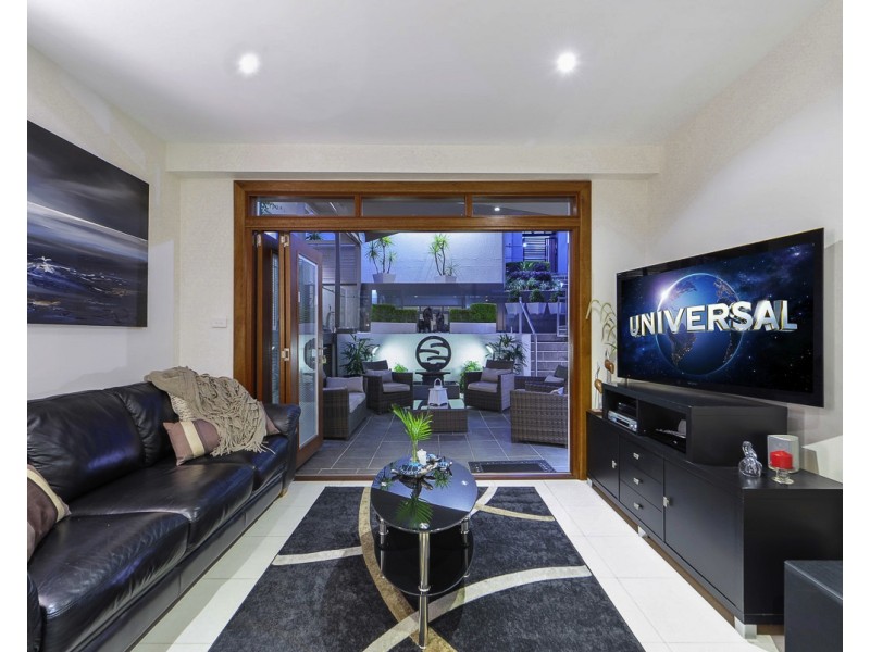 4690 The Parkway, Hope Island QLD 4212