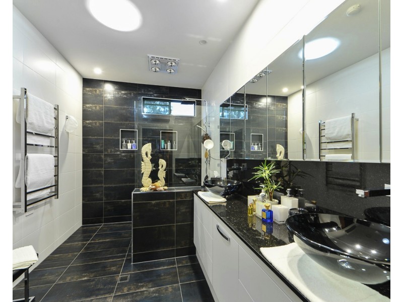 4690 The Parkway, Hope Island QLD 4212