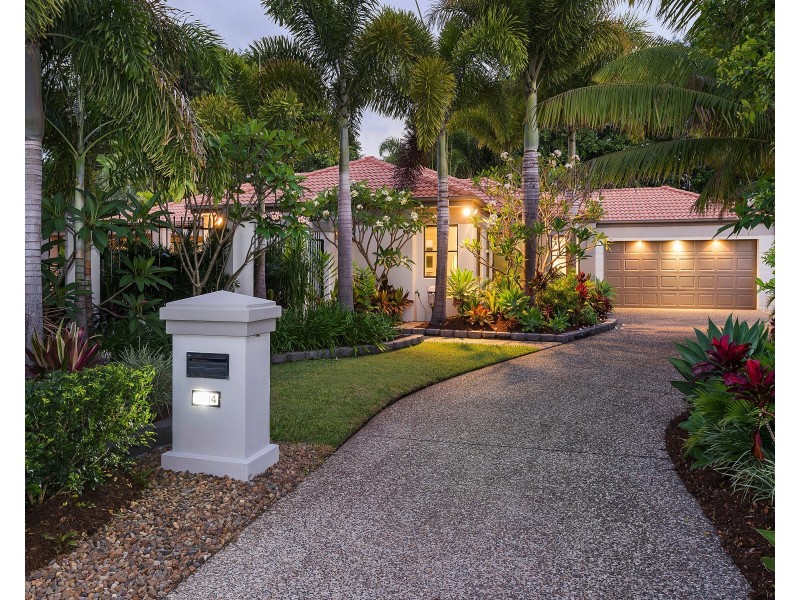 2014 Gracemere Gardens Cct, Hope Island QLD 4212