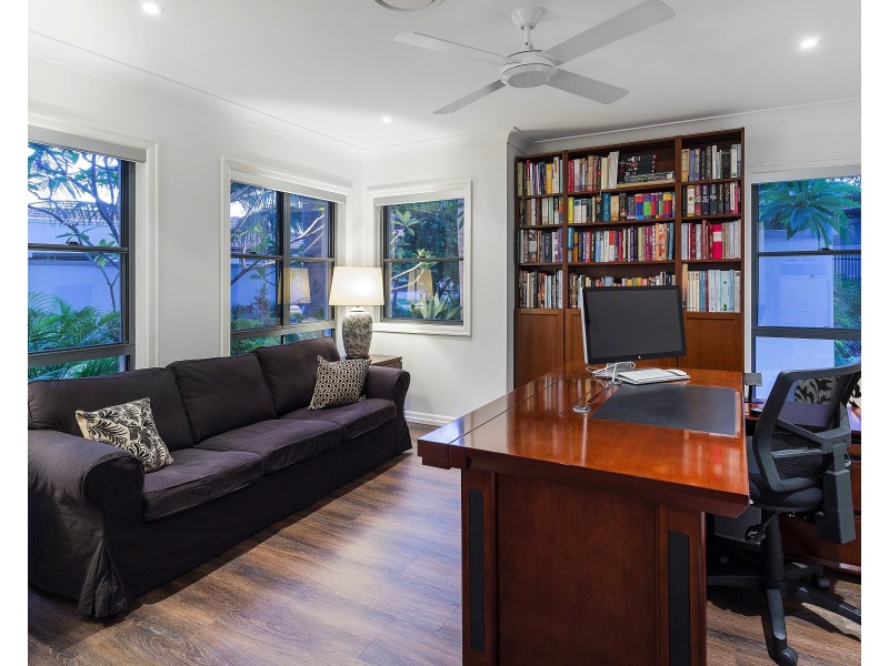 2014 Gracemere Gardens Cct, Hope Island QLD 4212