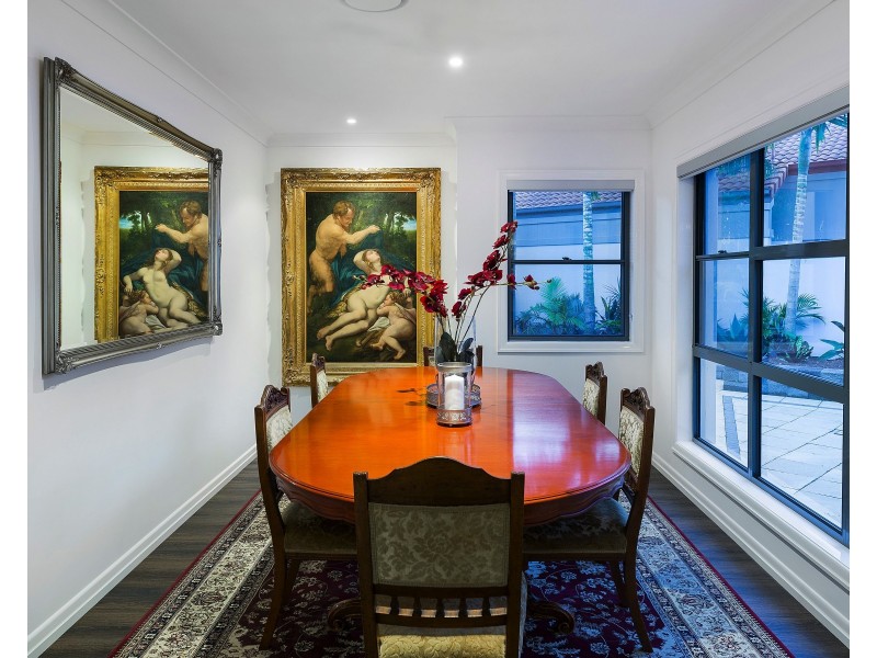 2014 Gracemere Gardens Cct, Hope Island QLD 4212