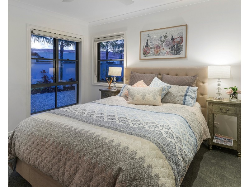 2014 Gracemere Gardens Cct, Hope Island QLD 4212