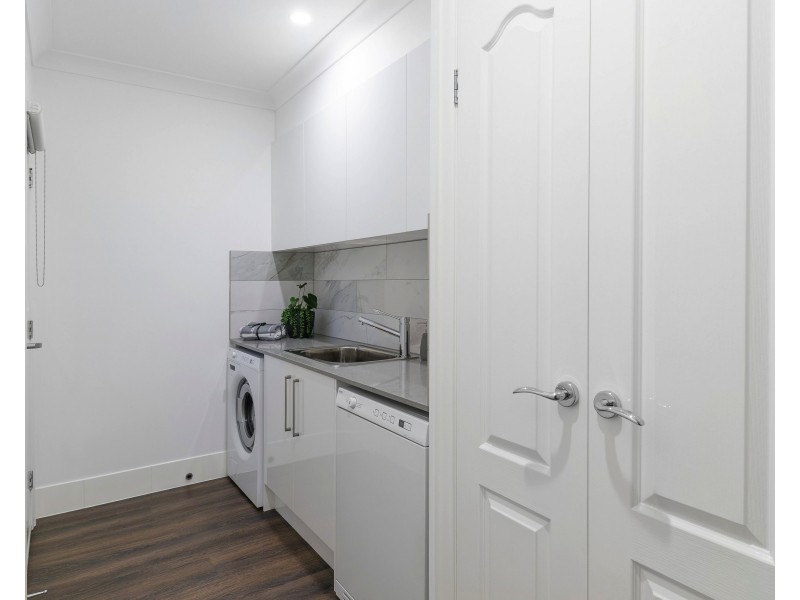 2014 Gracemere Gardens Cct, Hope Island QLD 4212