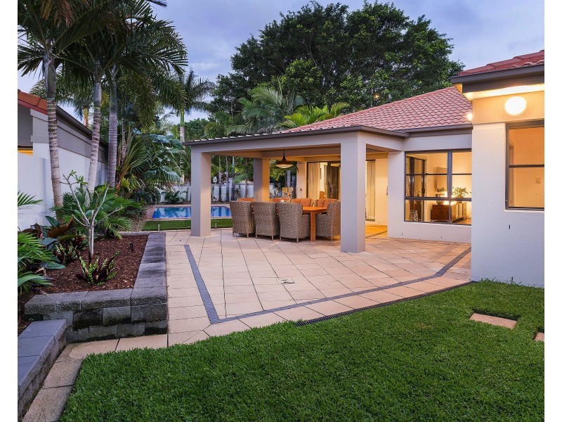 2014 Gracemere Gardens Cct, Hope Island QLD 4212