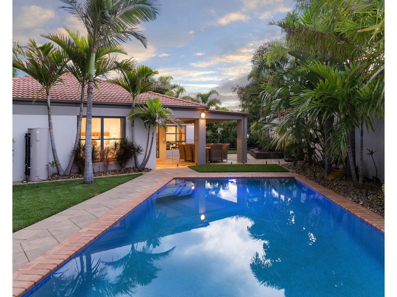 2014 Gracemere Gardens Cct, Hope Island QLD 4212