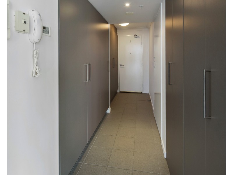1117/56 Scarborough St, Southport QLD 4215