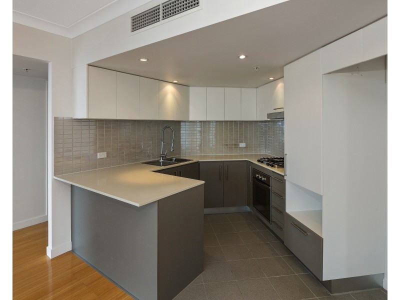 1117/56 Scarborough St, Southport QLD 4215