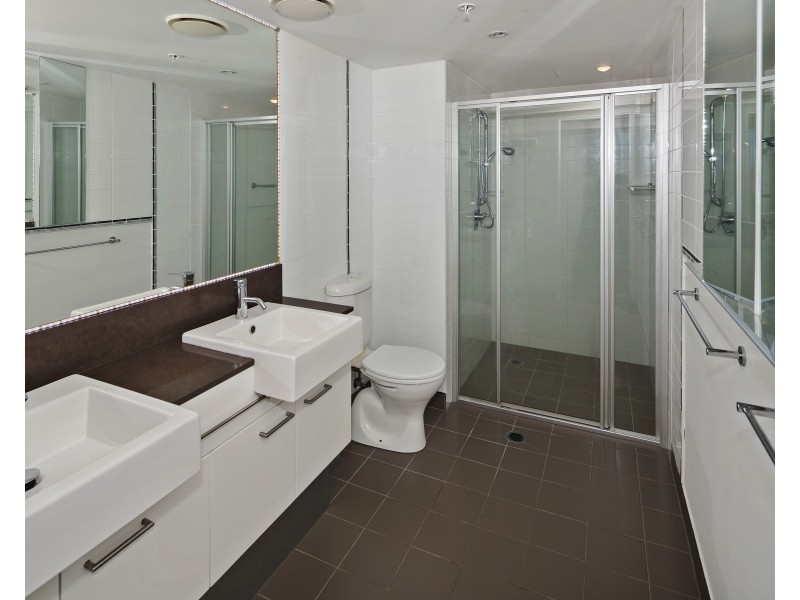 1117/56 Scarborough St, Southport QLD 4215