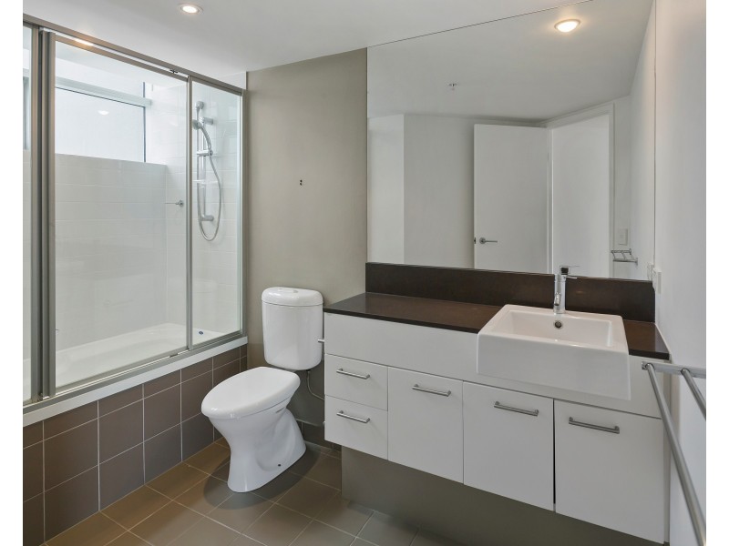 1117/56 Scarborough St, Southport QLD 4215