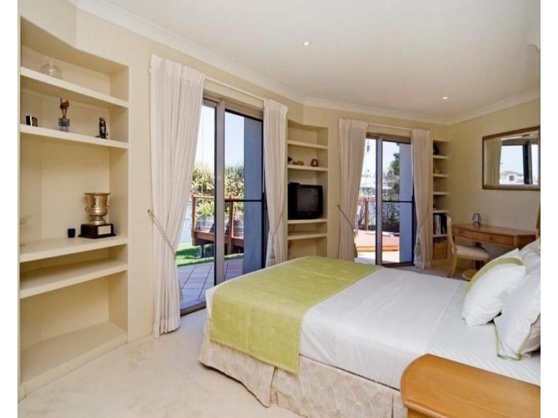 Hope Island QLD 4212