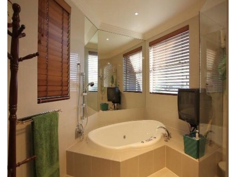 Hope Island QLD 4212