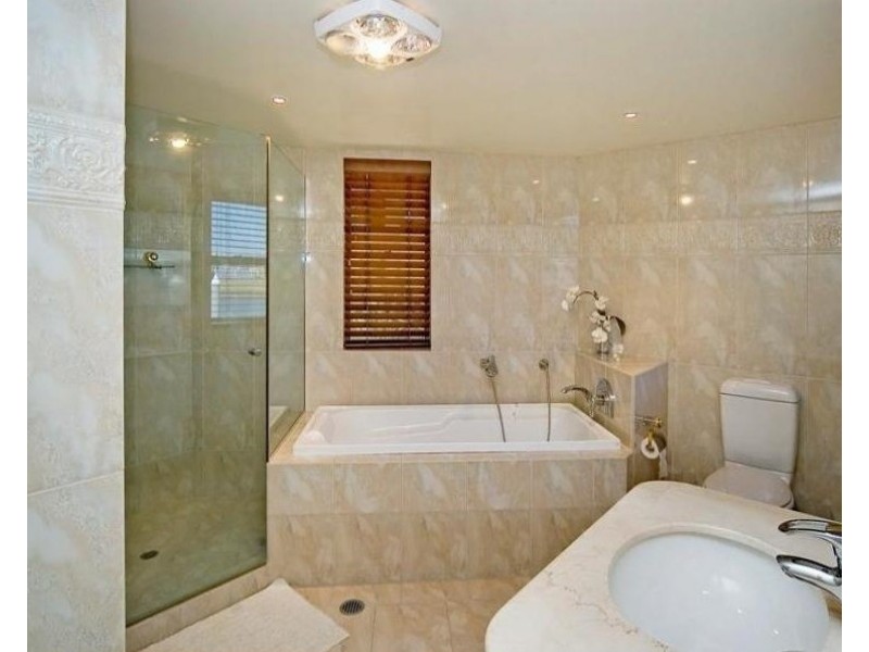 Hope Island QLD 4212