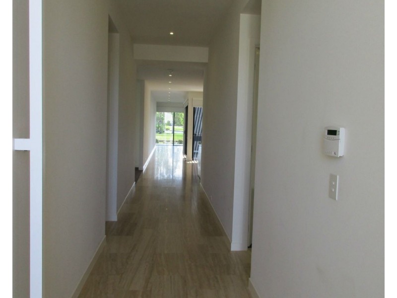 Hope Island QLD 4212