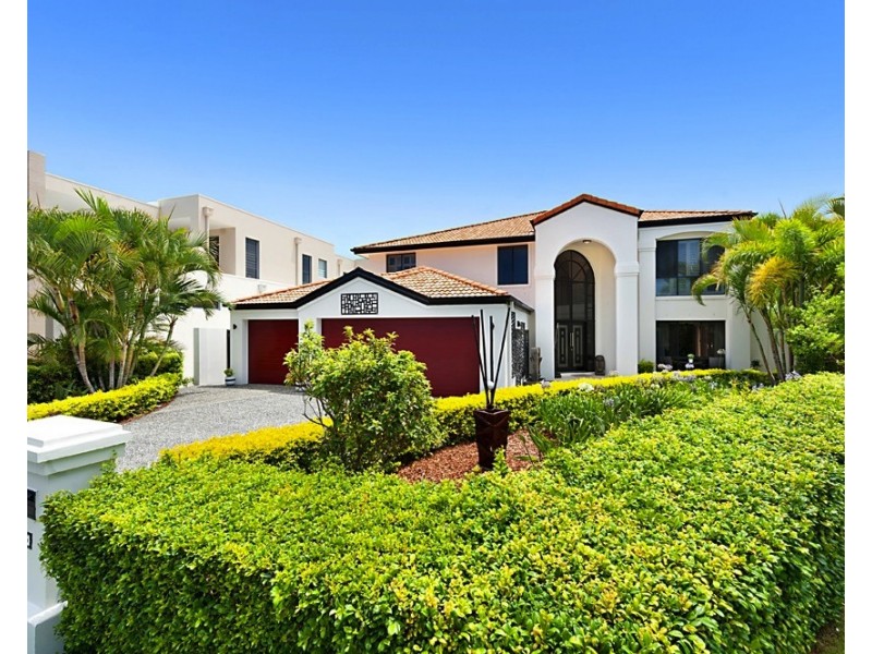 1675 Riverdale Dr, Hope Island QLD 4212