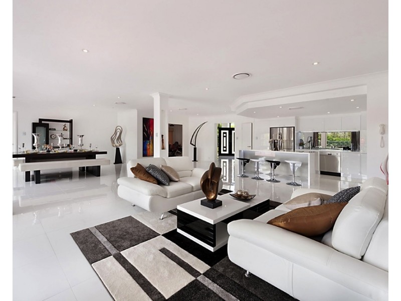 1675 Riverdale Dr, Hope Island QLD 4212