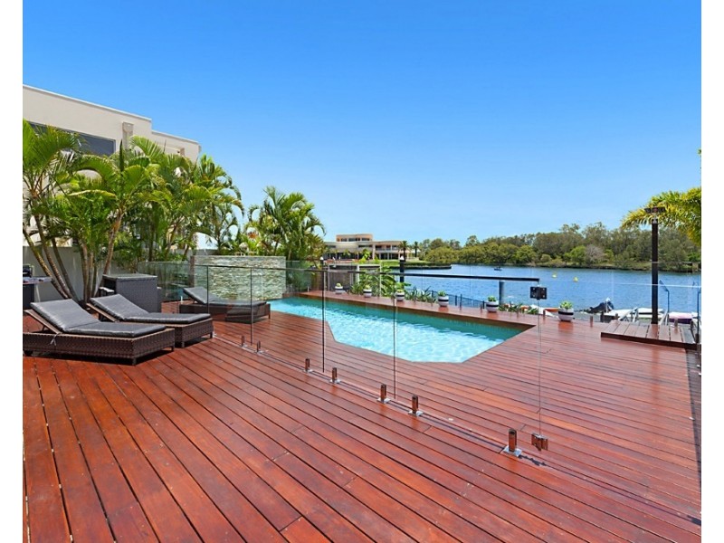 1675 Riverdale Dr, Hope Island QLD 4212