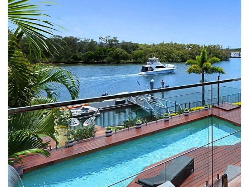 1675 Riverdale Dr, Hope Island QLD 4212