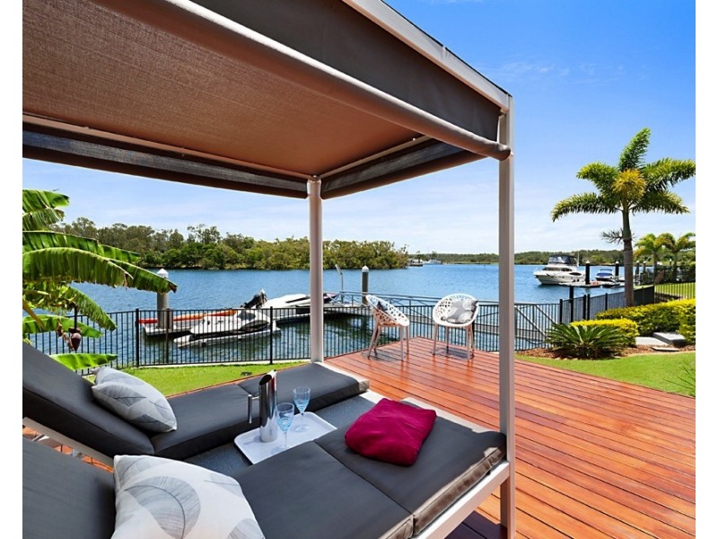 1675 Riverdale Dr, Hope Island QLD 4212