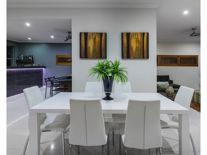 136 The Peninsula, Helensvale QLD 4212