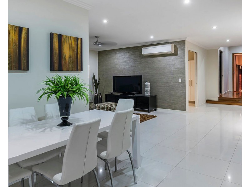 136 The Peninsula, Helensvale QLD 4212