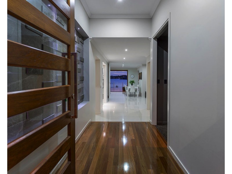 136 The Peninsula, Helensvale QLD 4212