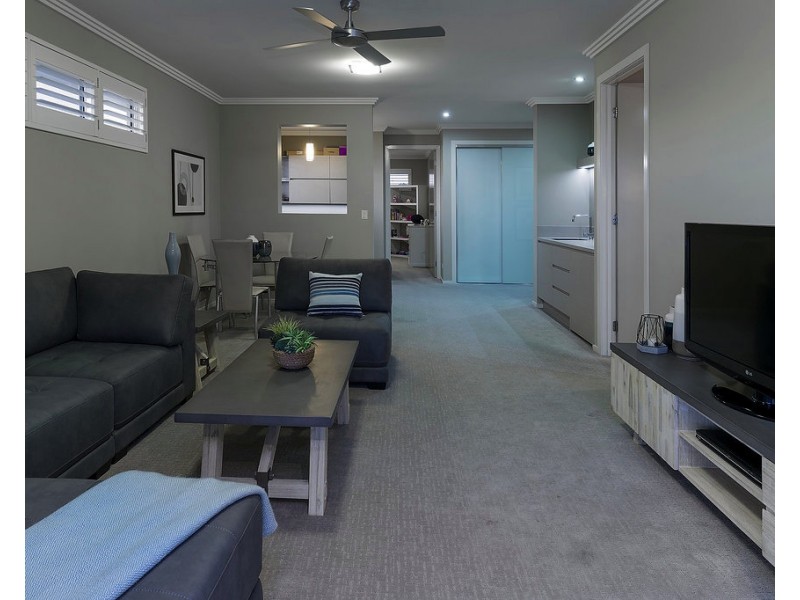 136 The Peninsula, Helensvale QLD 4212