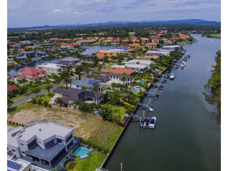 2347 Cressbrook Dr, Hope Island QLD 4212